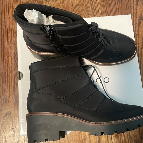 Daisy Blondo Boots - Picture 3 of 5